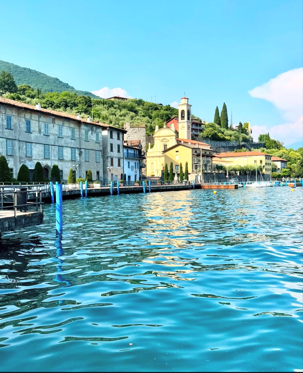 If you could drink "Italian Champagne" here, would you? Everyone goes gaga for a visit to Champagne, but what if the best place to explore high quality sparkling wines from Europe is really Franciacorta? jaimesays.com/should-francia…