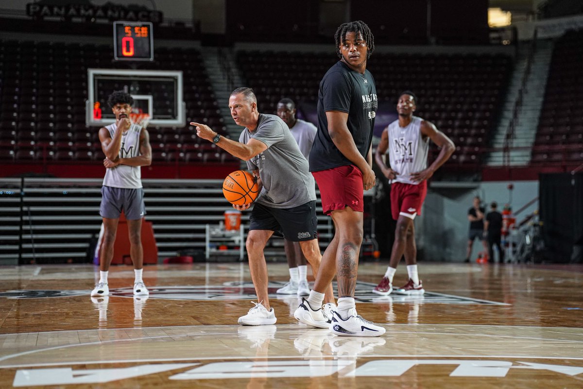 NMStateMBB's tweet image. Laying the foundation. 🏗️

#AggieUp