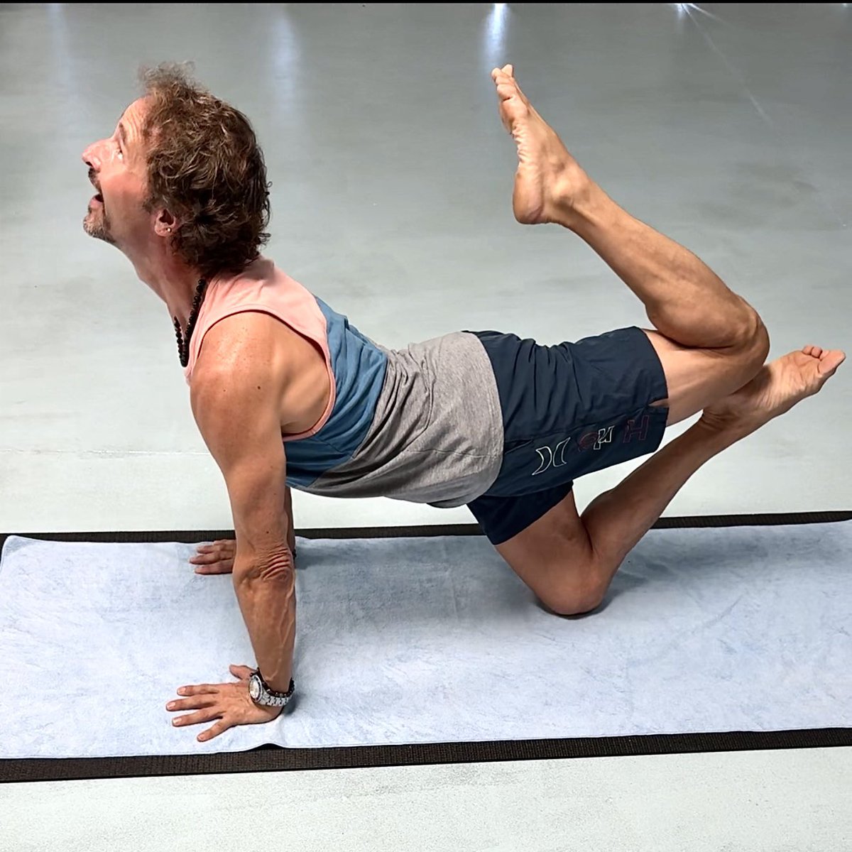 FenclWebDesign's tweet image. 🧘YOGA POSES 🙏  
Making fun shapes with yoga. 
Namaste -Bret 💫✨🌟