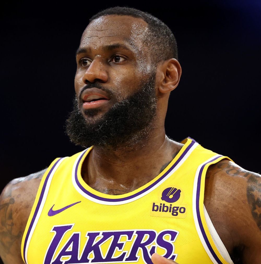 nbalinksbrasil's tweet photo. Verdadeiro ou falso:

LeBron James ganhará pelo menos mais um anel antes de se aposentar. https://t.co/8jfrnN8mUz