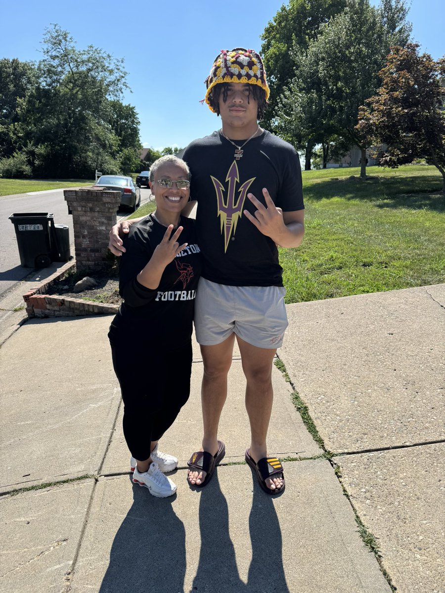 Ms. LaToyah (@mslatoyahvikefb) on Twitter photo When your player <a href="/LandenMiree9/">Landen Miree (My-ree)</a> calls you after his commitment announcement and says… Ms. LaToyah you left before we got a picture…. what do you do? You drive out to his house to take a picture! That’s what having a Ms. LaToyah (Coach Luther) in your life means! #CongratsMiree When your player <a href="/LandenMiree9/">Landen Miree (My-ree)</a> calls you after his commitment announcement and says… Ms. LaToyah you left before we got a picture…. what do you do? You drive out to his house to take a picture! That’s what having a Ms. LaToyah (Coach Luther) in your life means! #CongratsMiree