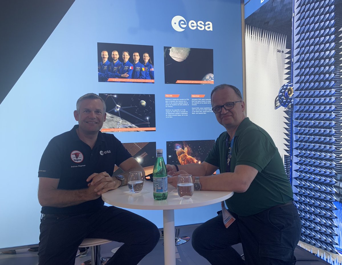 Ajmeunier's tweet image. Il y a un peu plus de 3 semaines durant le #pas2025, rencontre avec @Astro_Andreas, le nouveau patron des astronautes de l'@ESA. Interview à découvrir dans la dernière livraison du magazine @cieletespace #Lachroniquespatiale