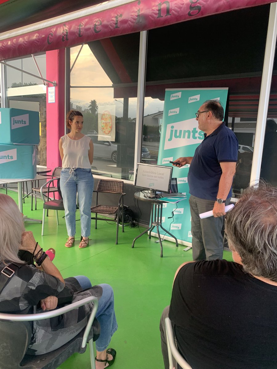 Avui hem celebrat l’assemblea de @juntsxCatSQV , compartint estratègies i accions amb afiliats i veïns. Gràcies a <a href="/NuriaRamonP/">Núria Ramon Pérez</a> , <a href="/miriamcasaramon/">Míriam Casaramona SQV🎗</a> per les intervencions, i a tothom per participar. Hem tancat amb un sopar d’estiu familiar i molt engrescador!