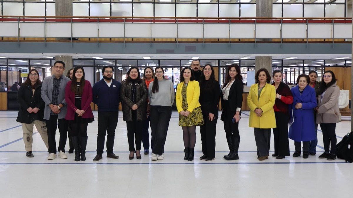 UdecBibliotecas's tweet image. #Noticias. Bibliotecas UdeC reconoce a bibliotecarias y bibliotecarios en su día📚.
En la fecha se conmemora la creación del @cbchileag y fue la oportunidad para conocer algunos testimonios de quienes integran nuestro equipo.
Más info👉tinyurl.com/yrglphpd