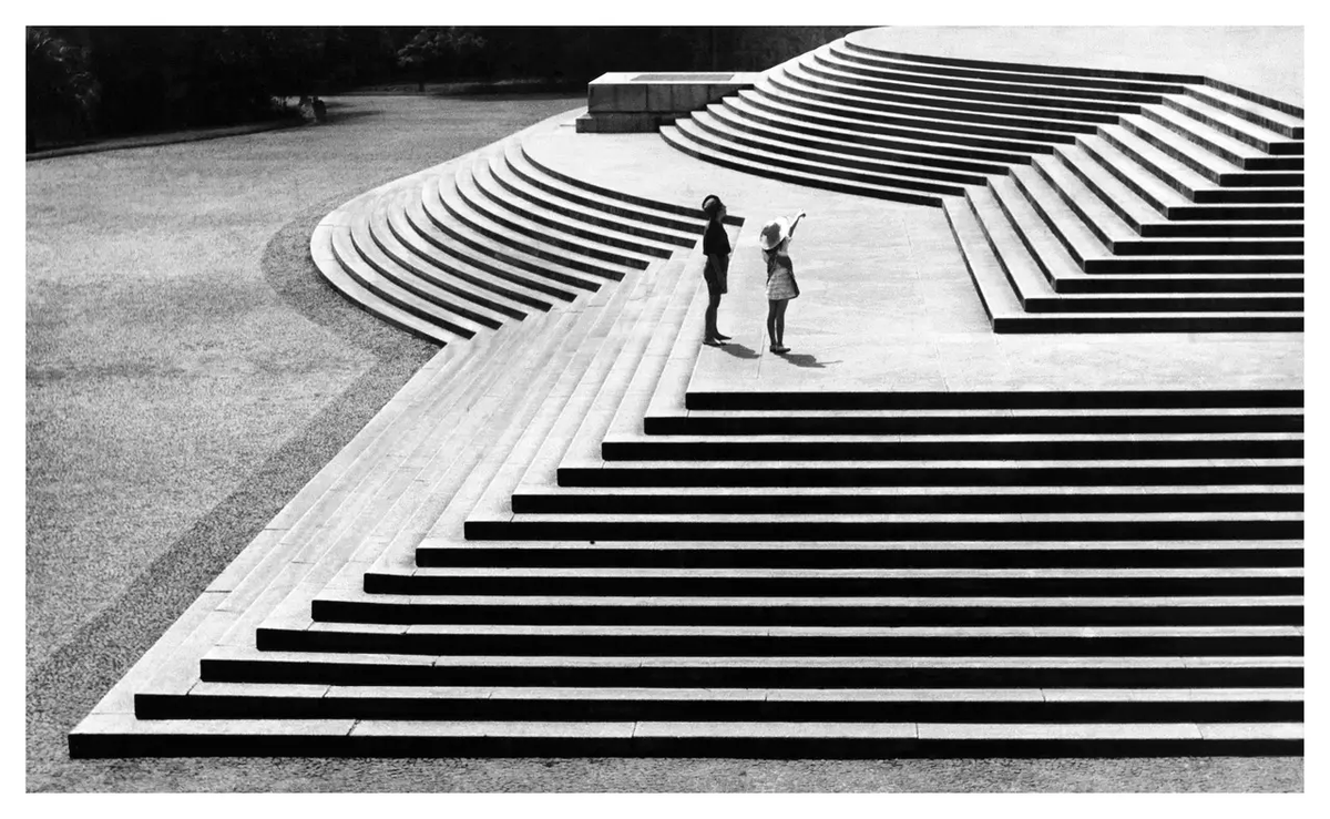 .

josé yalenti                                                               arles 2025

.