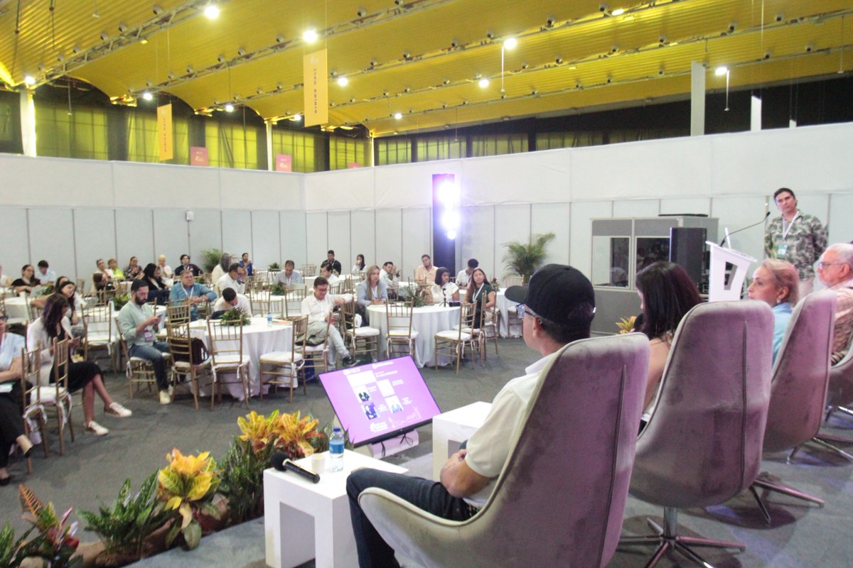 OITAndina's tweet photo. 📣 #Hoy participamos en el Foro de Desarrollo Local de la @OECD en #Barranquilla

Paola Campuzano, Coord. Nal. de Proyectos de la #OIT, hizo parte del panel “Cooperativismo y desarrollo local: estrategias para una economía social y solidaria en América Latina y el Caribe”📈 https://t.co/HWHPBX1qql