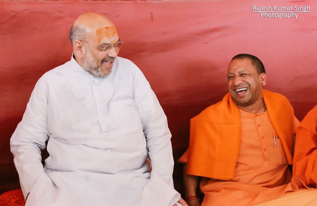tribalvoice99's tweet photo. कब की होगी ये तस्वीर, अंदाजा लगा सकते हो @AmitShah @myogiadityanath #LongTimeBack #HappyTime #UP #YogiAdityanath #AmitShah https://t.co/pghLuy7j6M