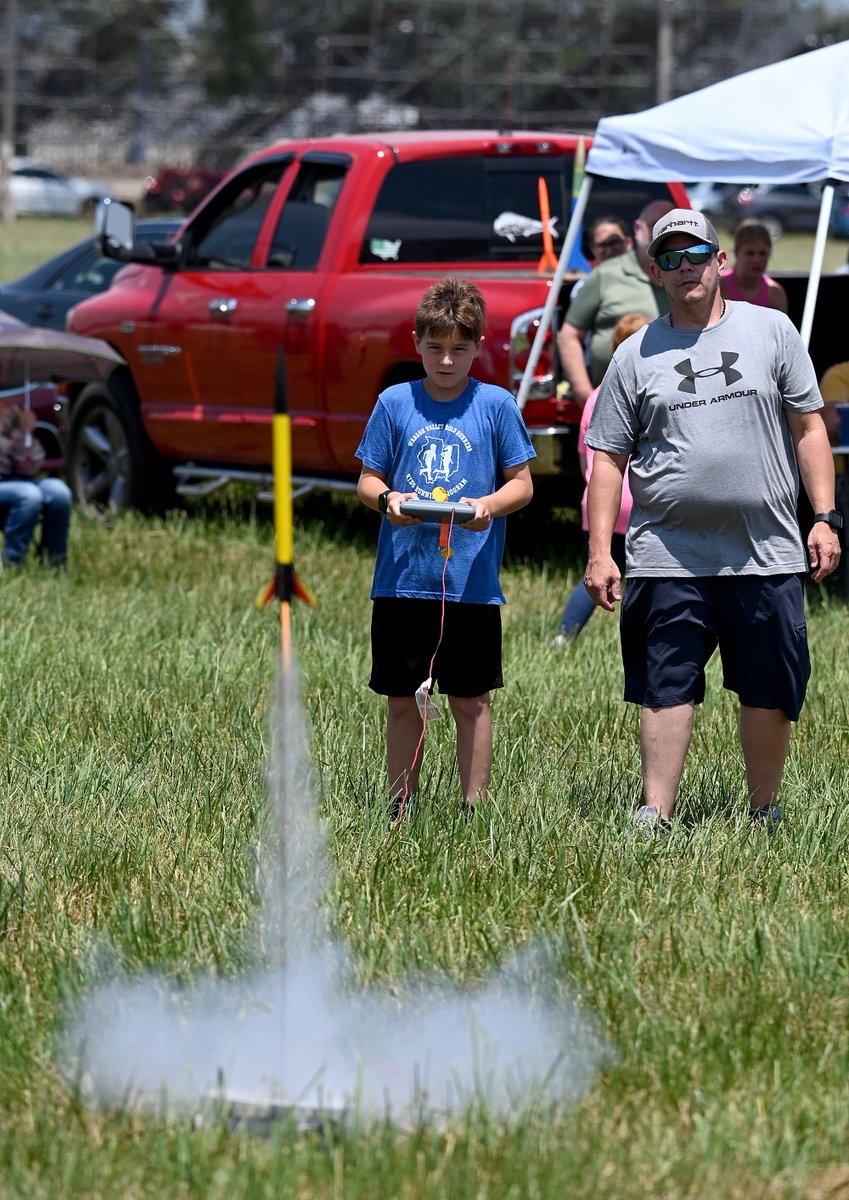TribStarJoe's tweet image. I had the pleasure earlier today of covering one of my favorite events at the Vigo County Fair: the 4-H rocket launch. Here are four from the event. Check out more in a gallery at Tribstar.com. @VigoCountyFair