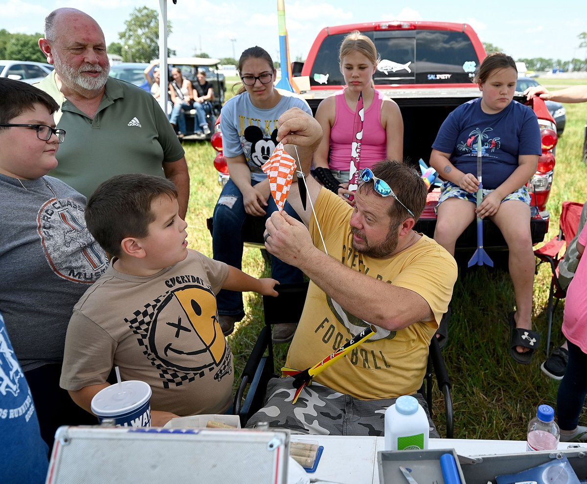 TribStarJoe's tweet image. I had the pleasure earlier today of covering one of my favorite events at the Vigo County Fair: the 4-H rocket launch. Here are four from the event. Check out more in a gallery at Tribstar.com. @VigoCountyFair