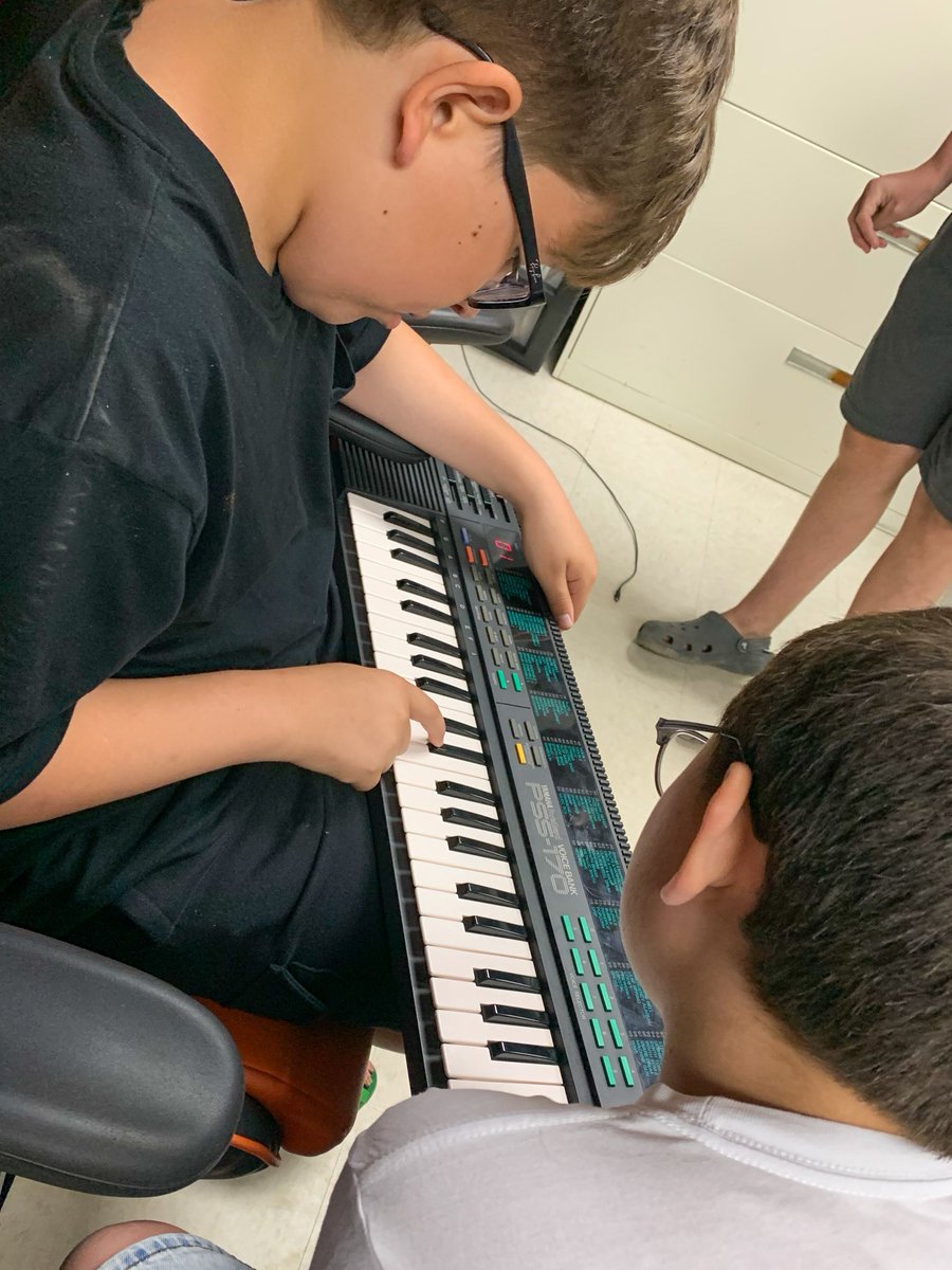 "Youth helping youth is without parallel" 
Participants in #Massena taught each other keyboard and practiced drum beats during their first week of #TraxProgram!