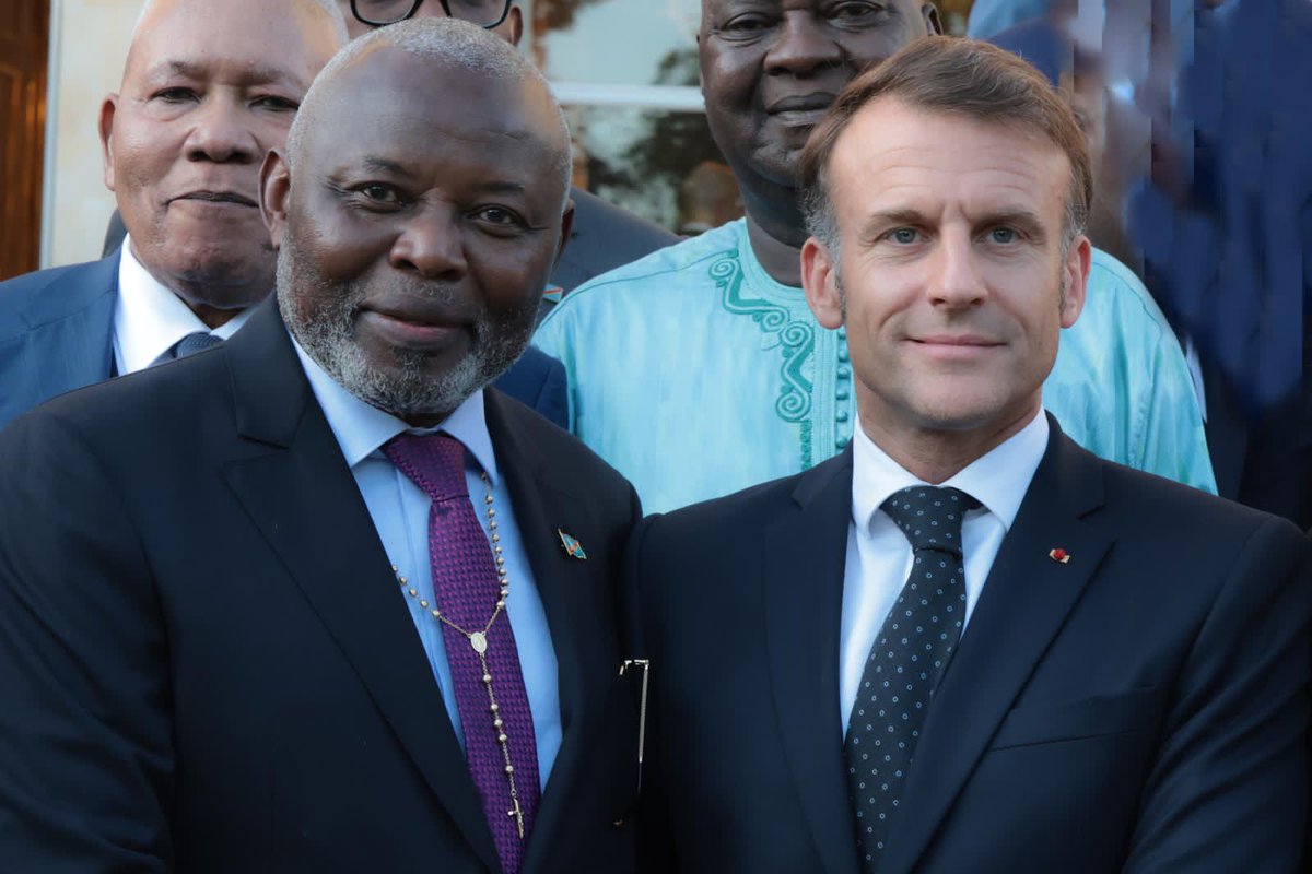 AssembleeNatRDC's tweet image. En marge de la 50ème session de l'APF, à Paris, le Président Vital KAMERHE et son Collègue du Sénat Sama Lukonde ont répondu à l'invitation du Président Français Emmanuel Macron,à l'Elysée, où il réunissait les membres du Bureau de l'APF et les différents Présidents des chambres.