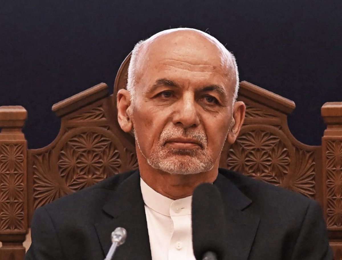 HabibKhanT's tweet image. Whatever happens to millions of Afghans, whether in Afghanistan, Iran, or Pakistan, is on Ashraf Ghani. A self-obsessed, arrogant little man who lied, fled, and left 40 million at the mercy of the Taliban and cruel neighbors. That’s his legacy.