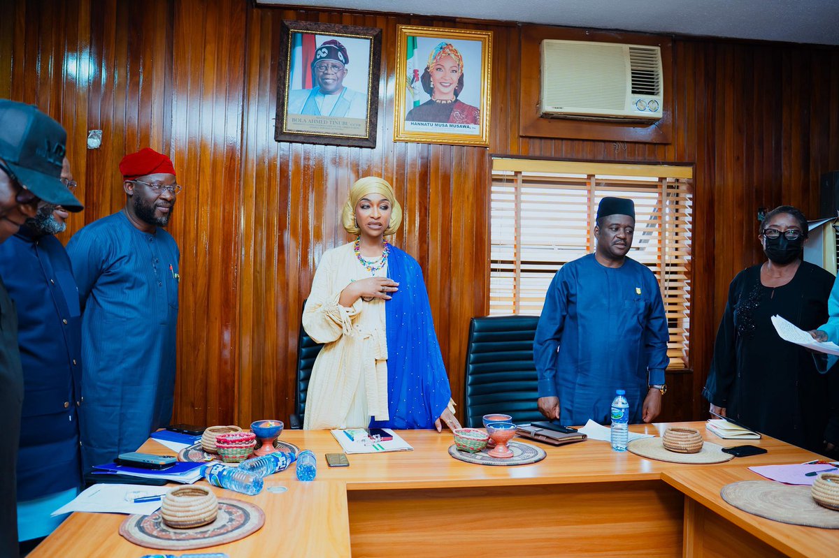 Fmactce_Nigeria's tweet image. She urged committee members to approach this national task with integrity, expertise, and unity, noting that their work would culminate in an unforgettable celebration of African talent, culture, and heritage.

#FMACTCE #AFRIMA2025 #UnstoppableAfrica #HannatuMusaMusawa…