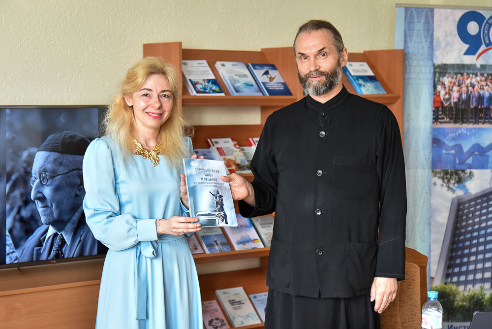 by_philosophy's tweet photo. В рамках религиоведческого семинара обсудили тему «Диалектика мифа А.Ф. Лосева в контексте современной философии религии». Подробности и видео по ссылке https://t.co/4c5tMg2WU1 https://t.co/EoNnmrSK2w