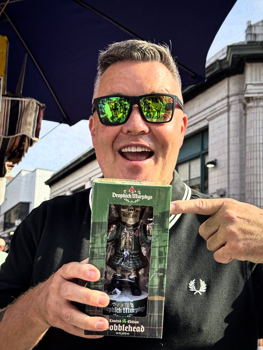 Christopher Evans tweet media