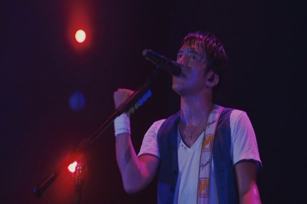 taka_mr_chil's tweet image. おはようございます☀

今朝も
立ち止まってしがみついている為の
筋トレ😊

”夢見てた未来は
それほど離れちゃいない
また一歩　次の一歩　足音を踏み鳴らせ！
時には灯りのない
寂しい夜が来たって
この足音を聞いてる　誰かがきっといる”

聞いてるぞ
聞こえてるぞ

みんなの
#足音～BeStrong