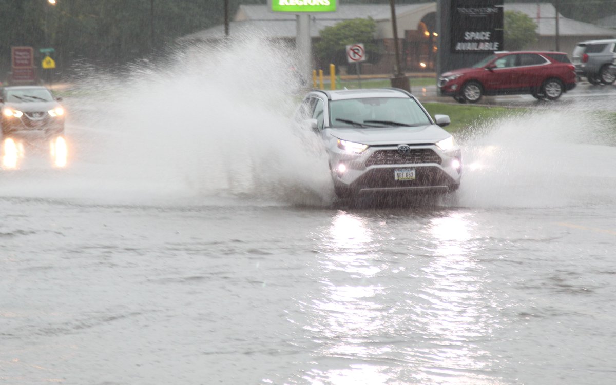 JeffAtCourier's tweet photo. More shots of flooding. https://t.co/GSh4dzLRmx