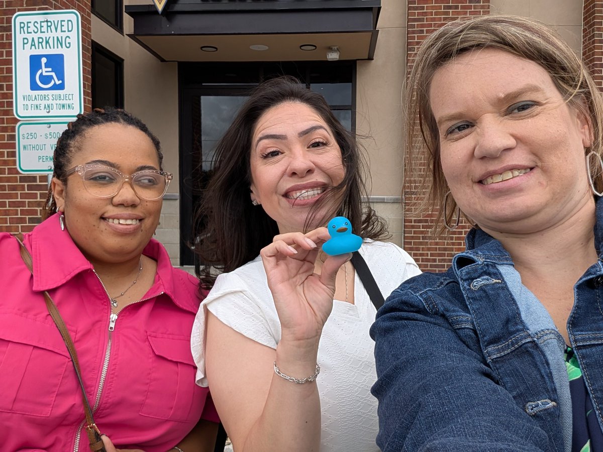 Windy lunch with <a href="/DrAnthonyMS/">Anthony Middle School</a> current and former staff #Ravensummer25
