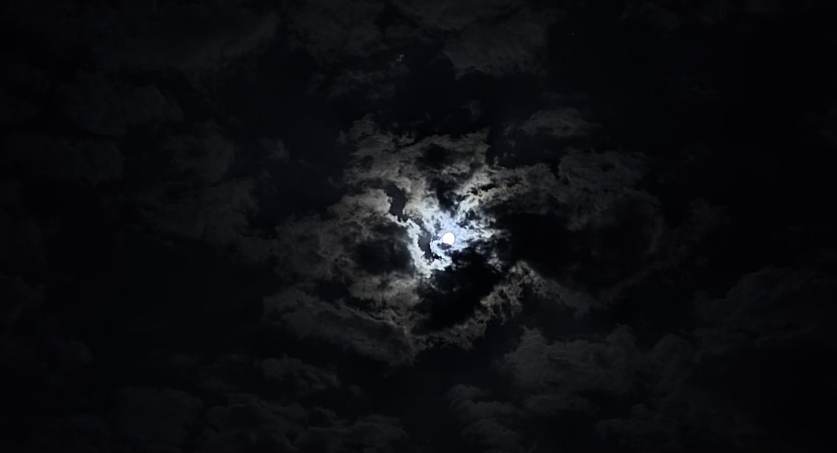 The Moon is pretty, isn’t it?