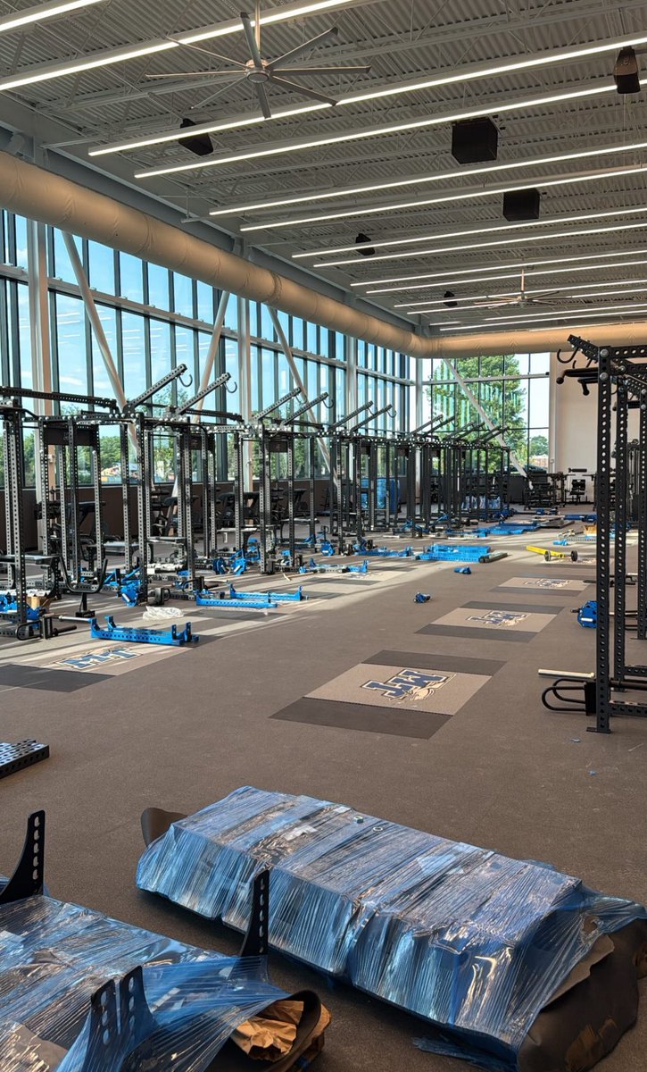 Sneak peek into new Middle Tennessee athletics weight room in the new Student Athlete Performance Center

#MTSU has been aggressive lately in upgrading athletic facilities 🔥🔥🔥

(Photo via Jamie Blatnick IG)