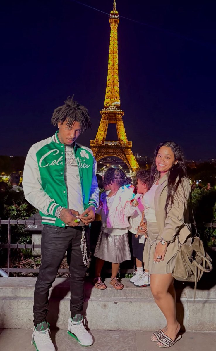 YoungboySnippet's tweet image. NBA YoungBoy at the Eiffel Tower with his Family 💚🇫🇷