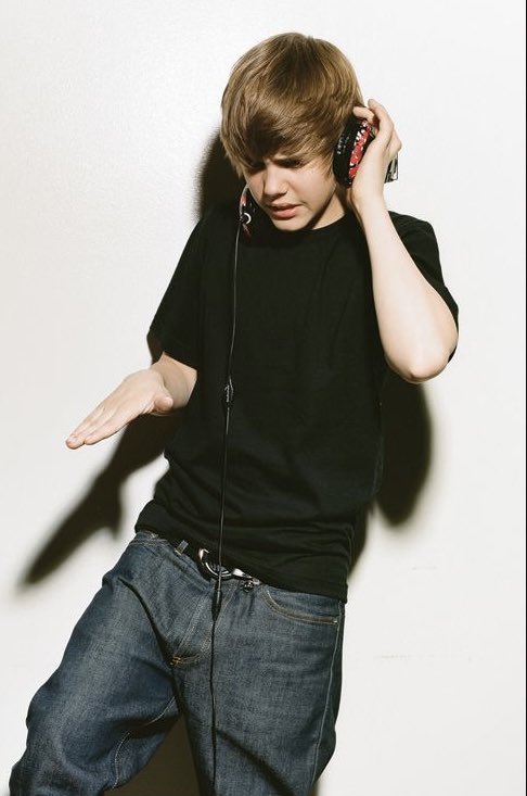 me listening to SWAG <a href="/justinbieber/">Justin Bieber</a>