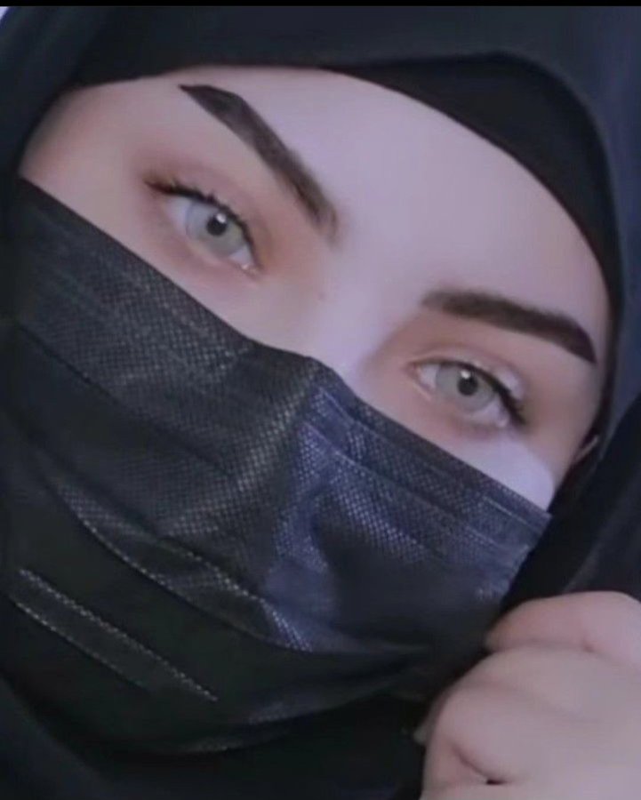 فيه احد صاحي ولا نايمين 👀😇