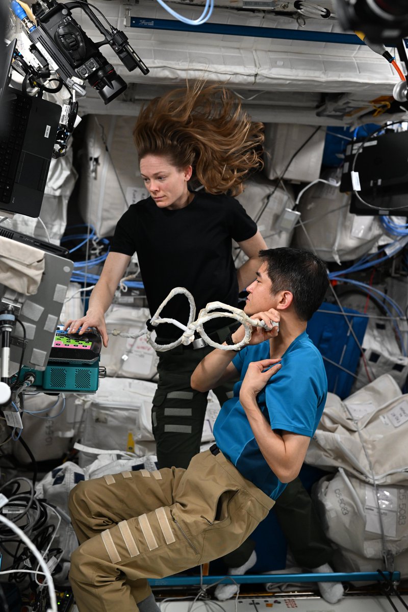 Astro_Ayers's tweet image. We have to be our own plumbers, electricians, contractors, dentists, phlebotomists, and even ultrasound techs up here! @Astro_Onishi and I recently did a routine venous thromboembolism (VTE) scan of the jugular vein.
While in microgravity aboard the @Space_Station, our blood…