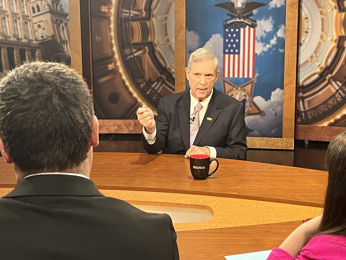 IowaPress's tweet image. The World Food Prize leader is familiar with agriculture in IA &amp;amp; around the world. Gov Tom Vilsack is our guest. Joining Radio IA&apos;s @okayhenderson are the Gazette&apos;s @ErinDMurphy &amp;amp; DMReg&apos;s @brianneDMR Watch today at Noon on @Iowa PBS or online anytime at iowapbs.org/shows/iowapres…