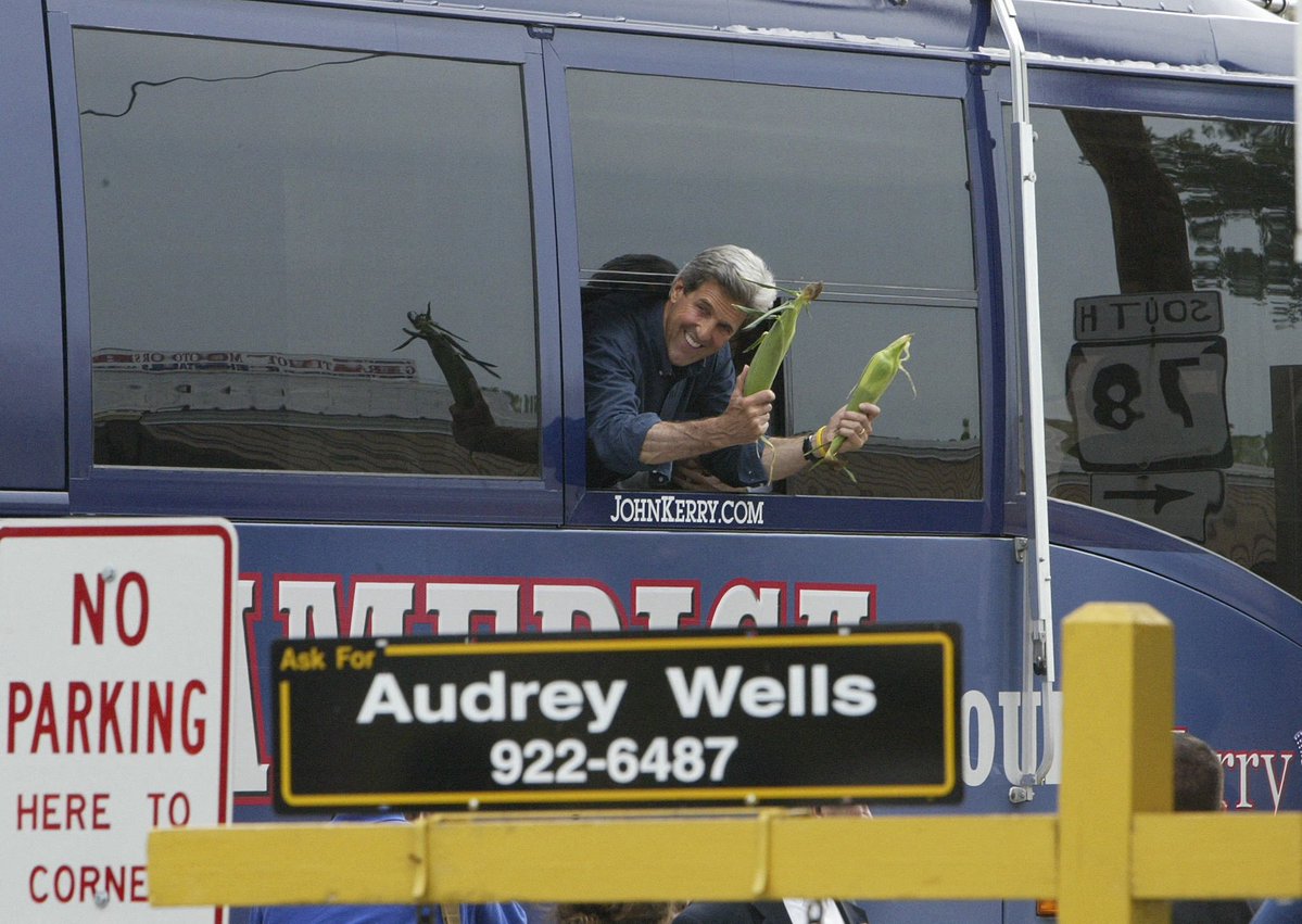 Alwon2000's tweet image. just found an image of Kerry holding Corn out of his battlebus for some reason