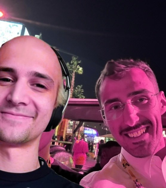 TheDsoon's tweet photo. Met this guy today he looked nice https://t.co/YblKaPCB5O