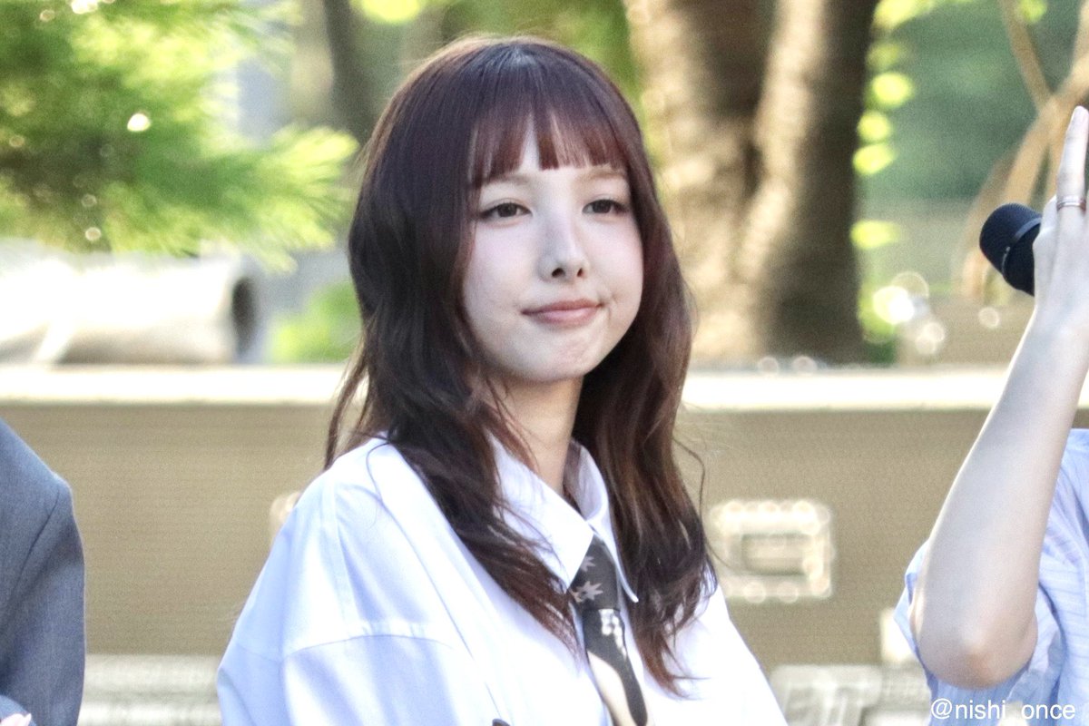 250712 미니팬미팅
pre

#TWICE #NAYEON #트와이스 #나연 #ナヨン