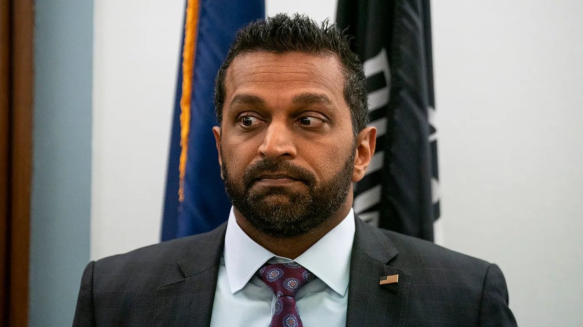 Holy shit! The pressure to protect the pedophile-in-chief is ripping apart the Trump regime: Everyone in the FBI knows AG Pam Bondi is protecting Jeffrey Epstein's wingman and pedo bro Trump — and now if Dan Bongino resigns, FBI Director Kash Patel is threatening to quit too. 😳