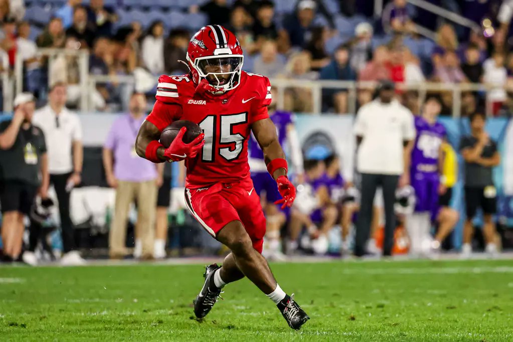 ● WR Spotlight ●

K.D. Hutchinson - WKU

• Hutchinson is the top returning WR for the HillToppers and he should do well with Transfer QB Maverick McIvor. In his career he's caught 50 passes for 625 yards 5 Touchdowns averaging 12.5 ypc. He's also rushed for 73 yards 1 TD.