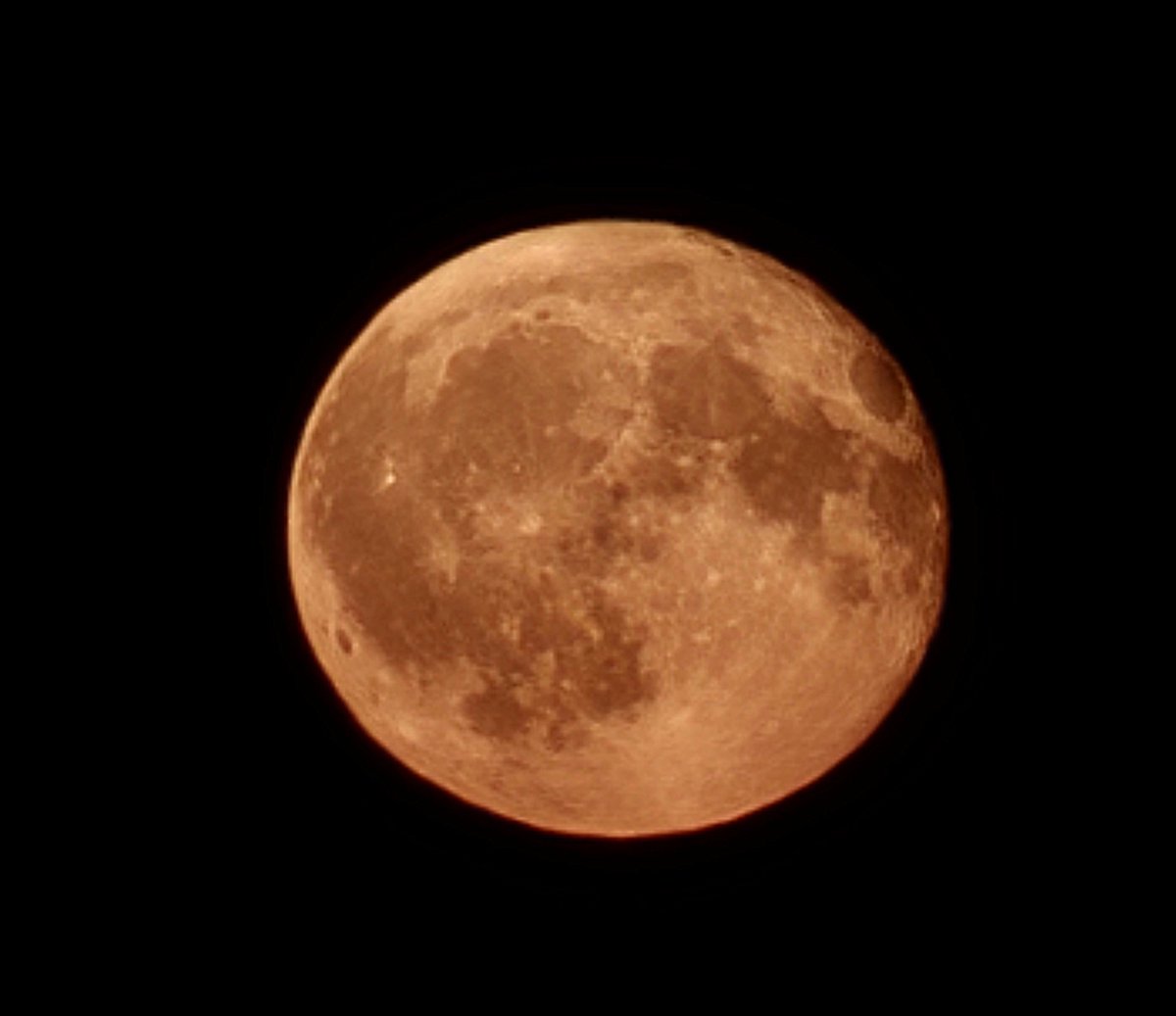 tractorman07's tweet image. Another beautiful moon tonight.