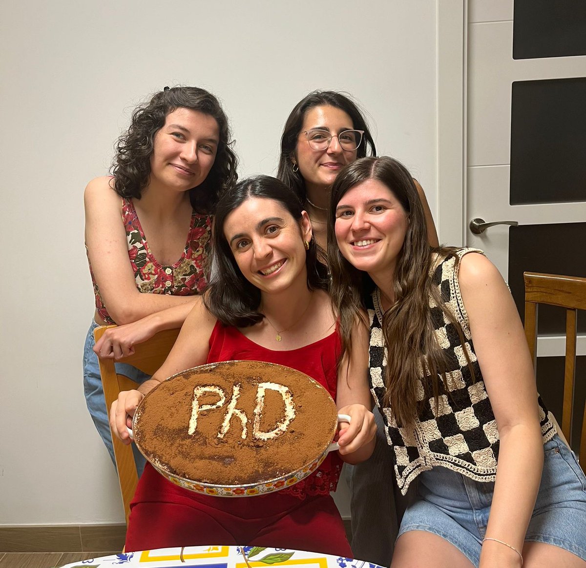 nuestra amiga es doctora 🎓🙂‍↕️💘 enhorabuena <a href="/beatrizjorda13/">beatriz jordá</a> 🔥