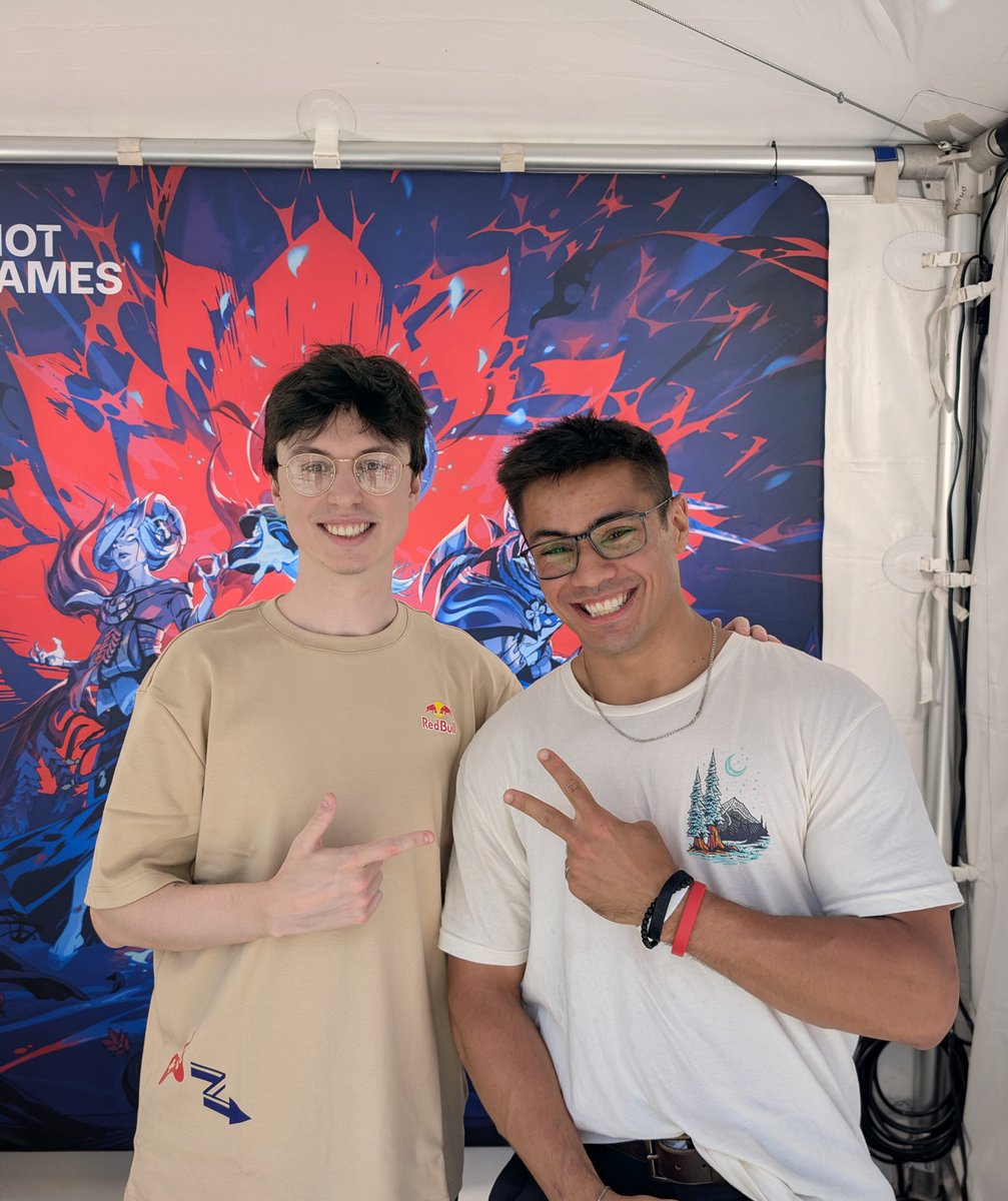 Cryogeniic's tweet photo. Finally met the rat king himself 🙏
Preciate all the work you put in🫰 https://t.co/Z2V78eOBY4