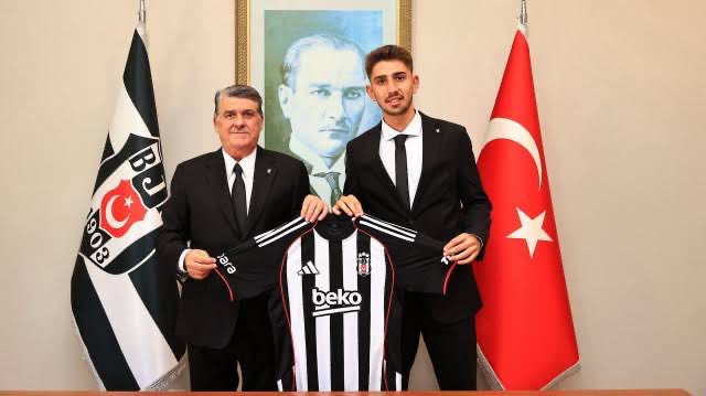 demir ege varken partey palhinha gibi 6 numara çekersen demir ege 5 maç bile forma bulamaz kaybolur gider.

ama önüne cajuste çekersen demir ege forma yarışına girer hatta belki kazanır yıllarca 6 numara aramana gerek kalmaz.

bu yönden cajuste transferi gayet mantıklı bir hamle.