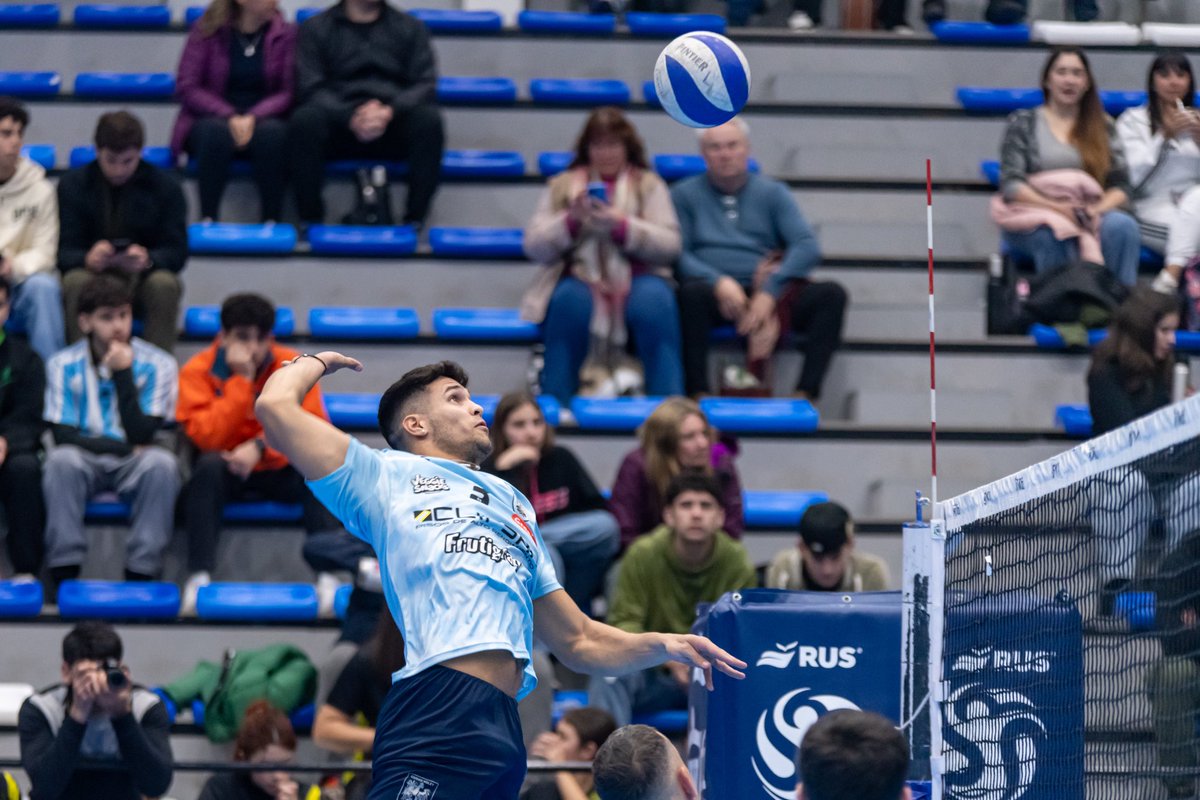 metrovoley's tweet photo. #DHRUS2025

🔥 SEMIFINALES - Partido 1

👉 ¡Se viene el primer duelo del día!
Ciudad vs Ferro

📺 Lo ves por FOX Sports o en nuestro canal de YouTube 👇
https://t.co/CW9MPWoHaf https://t.co/Lmxp1yk7nF
