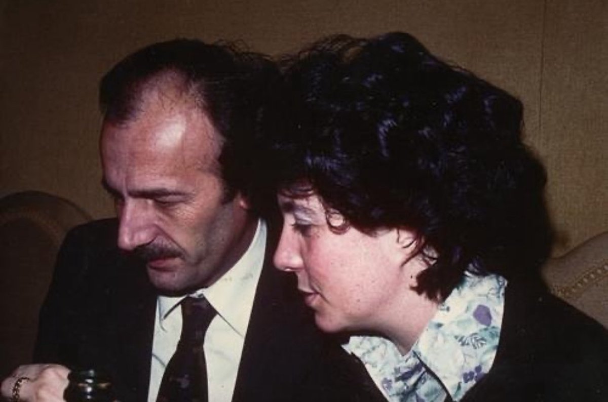 paoloborrometi's tweet image. Una lettera da brividi che va letta e riletta. Questa è quella che scrive l’avvocato Giorgio Ambrosoli alla moglie Anna, poco prima di essere ucciso.
Sapeva che, facendo il proprio dovere, rischiava la vita.
Leggetela: penso che sia il miglior modo per ricordarlo nel giorni…