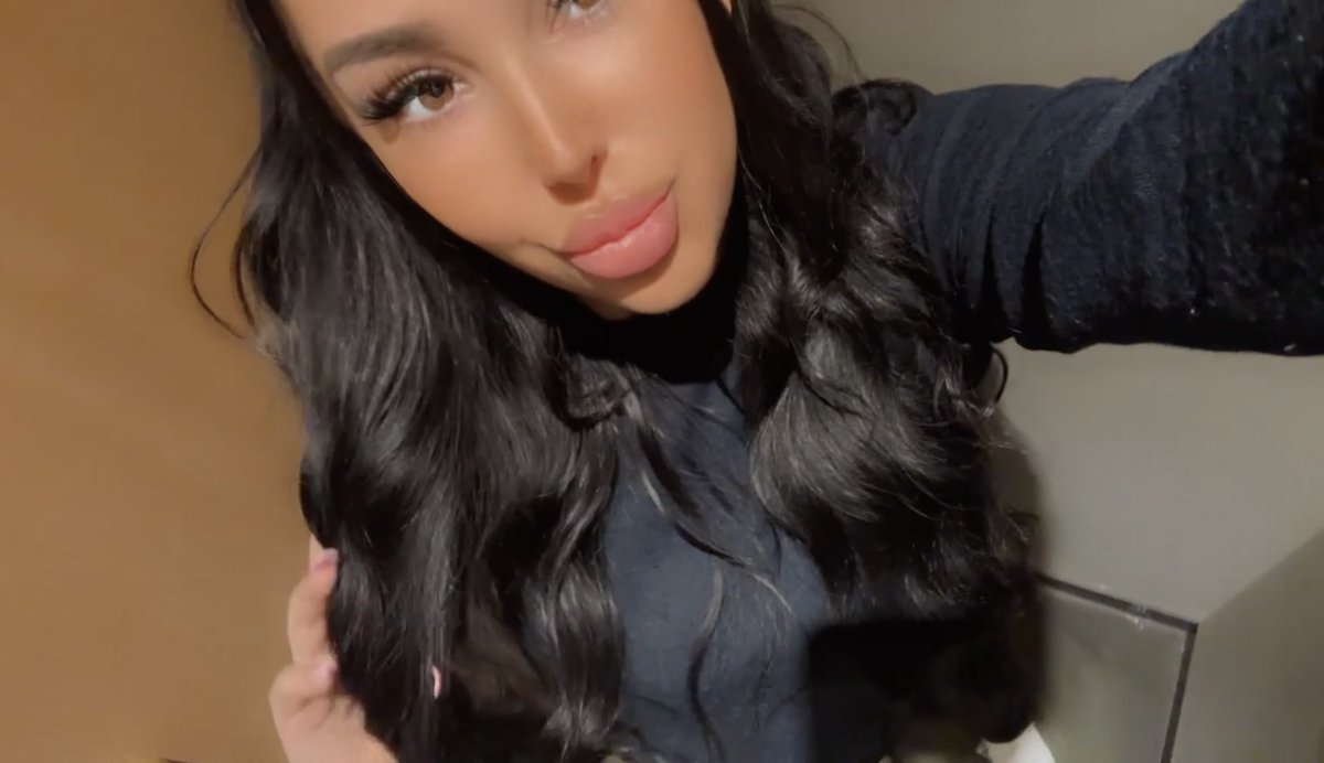 goddess_chloe_r's tweet image. Too pretty to talk to you for free lol 🐷💸

• findom • domme • femdom •