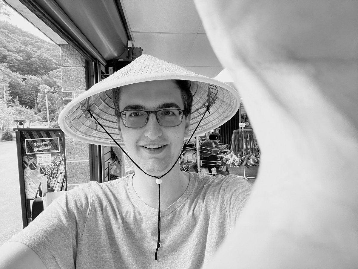 Brobo1235's tweet photo. They used to sell these funny hats 2 years ago at my favorite amusement park. 

Now they don’t. 

I’m nobody now. https://t.co/vejpbEBnra