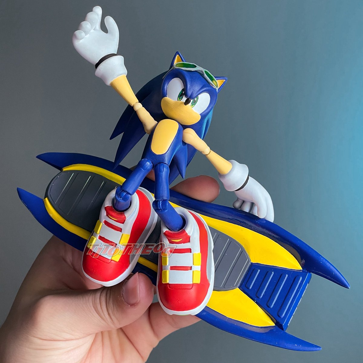 TitoTheOG's tweet image. Just finished this commission for a game accurate Riders Sonic figure! Still one of my favorite looks for Sonic!
Which character would you like to see next in this style 👀