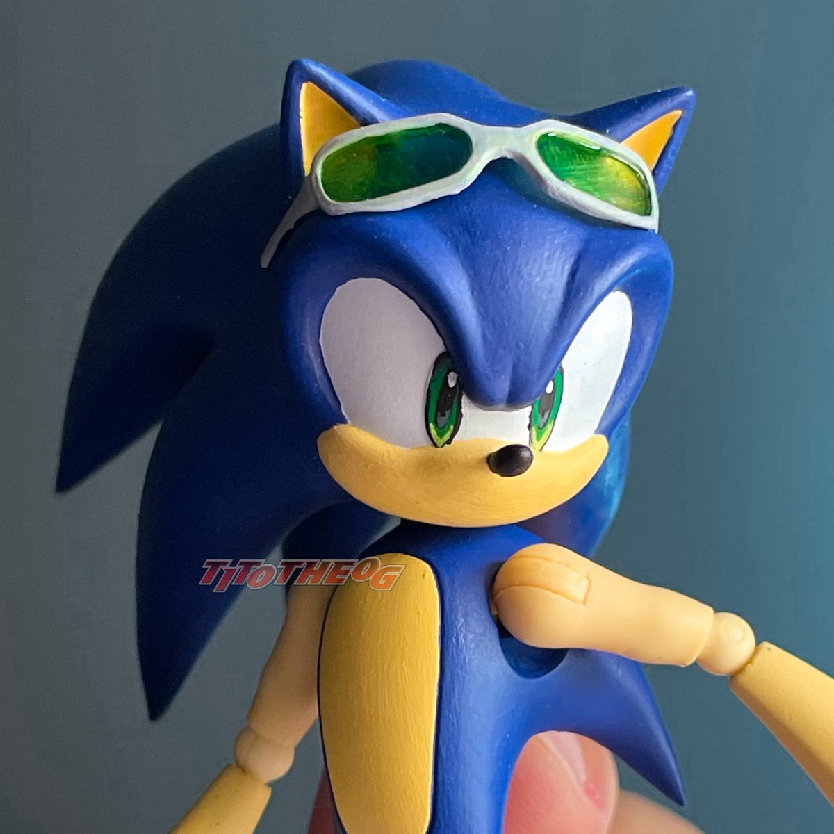 TitoTheOG's tweet image. Just finished this commission for a game accurate Riders Sonic figure! Still one of my favorite looks for Sonic!
Which character would you like to see next in this style 👀