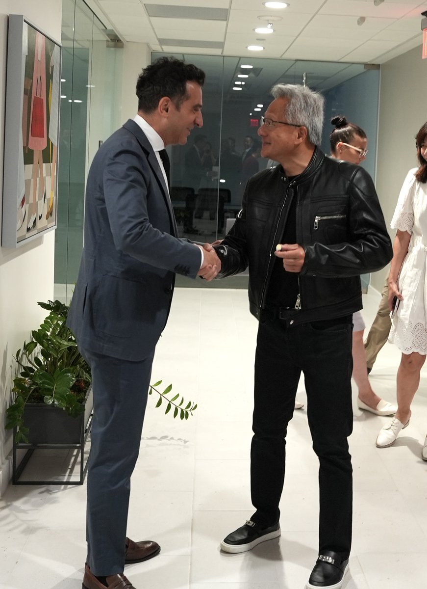 Ylli_Bajraktari's tweet image. It was an honor to sit down this morning with Jensen Huang, the CEO of @nvidia, for the latest episode of #MemosToThePresident. We had an incredible conversation on the future of #AI. Stay tuned for the full episode of Monday!