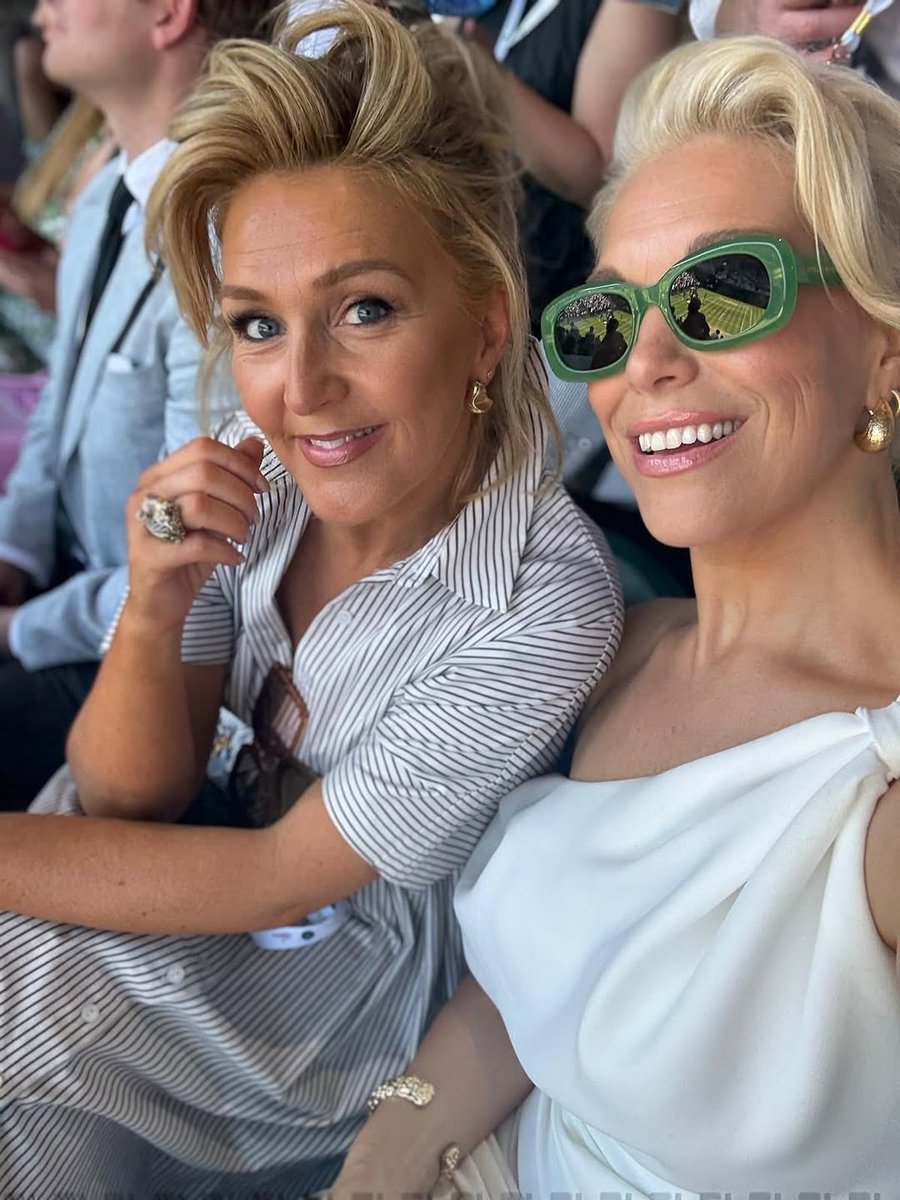 Oh my god 😭 I love women 😩💛