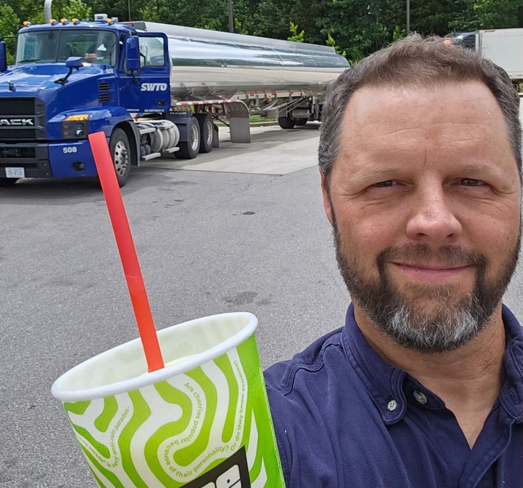7-ELEVEN's Slurpee Day is here, &amp; we are celebrating accordingly 🥤 As the fuel carrier of choice for 7-ELEVEN, we want to see your pictures! Go grab a slurpee, snap a pic, &amp; leave it in the replies!

 #FreeSlurpeeDay #7Eleven #Slurpee #SlurpeeRun #711Day #SlurpeeDay