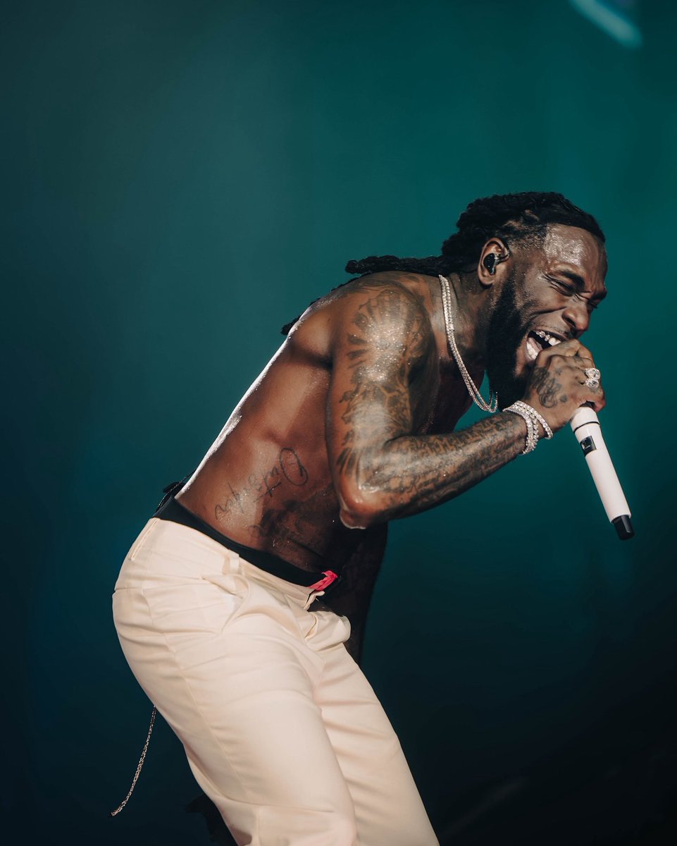 Burna Boy’s No Sign of Weakness is charting in 102 countries on Apple Music, sitting pretty at #1 in 10 of them. Odogwu moves different.  

#1. Benin 🇧🇯 🆕
#1. Nigeria 🇳🇬
#1. Dominica 🇩🇲
#1. Uganda 🇺🇬
#1. Gambia 🇬🇲
#1. Liberia 🇱🇷
#1. Rwanda 🇷🇼
#1. Zambia 🇿🇲