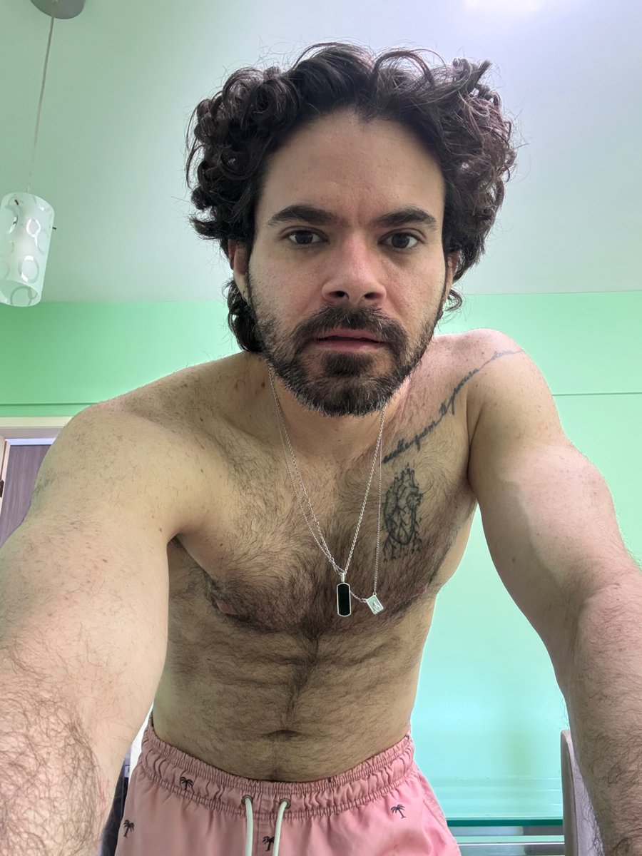 lucasuncao's tweet photo. Cortei o cabelo, gostaram? 🫣🍪 https://t.co/eHU9rCz8qE