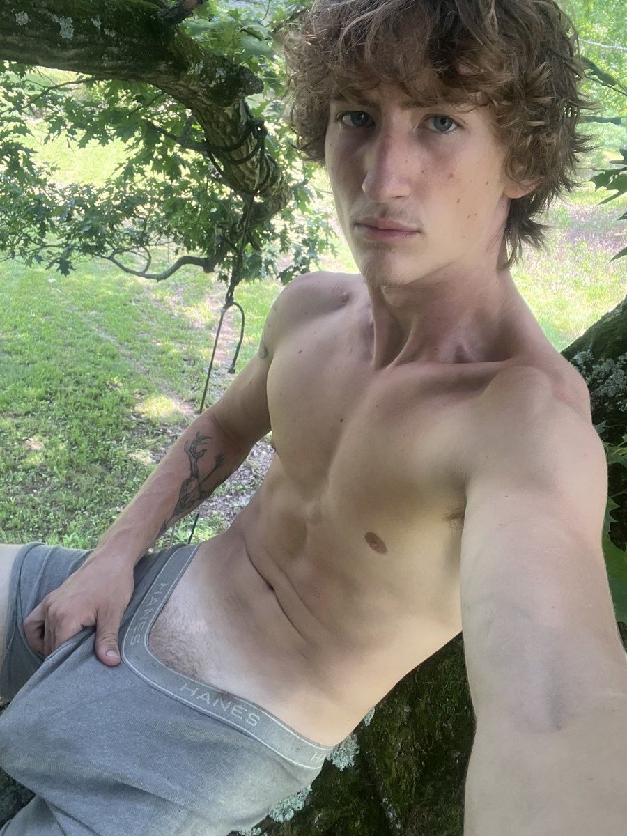 Check out the linkkyyy in bio 💦💦💦😩🤪 to see me play in a tree! Private message